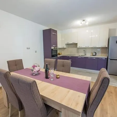 La Famiglia With Private Heated Pool Villa