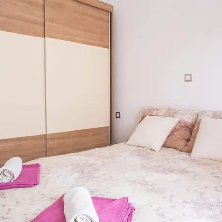 Villa La Famiglia With Private Heated Pool *